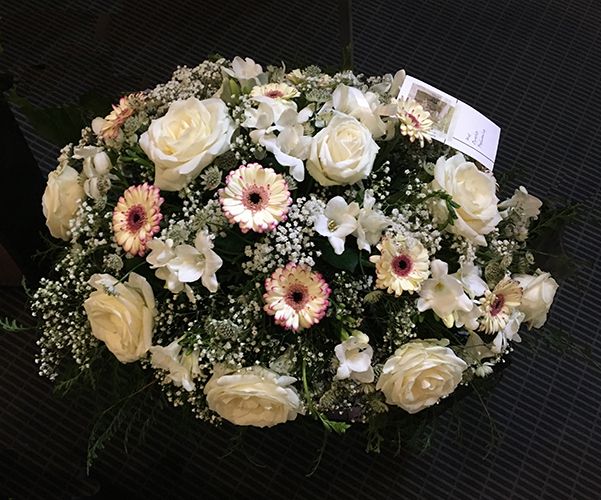 bloemstuk pastelkleuren